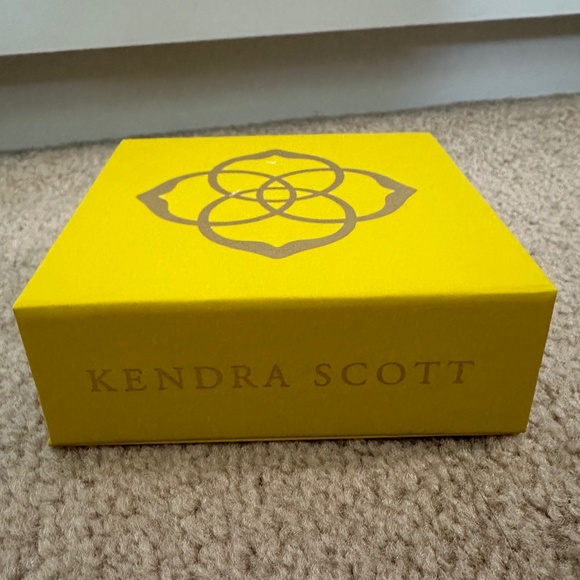 Kendra Scott Abbie Bangle Bracelet in Vintage Silver, Size M/L - Picture 4 of 16